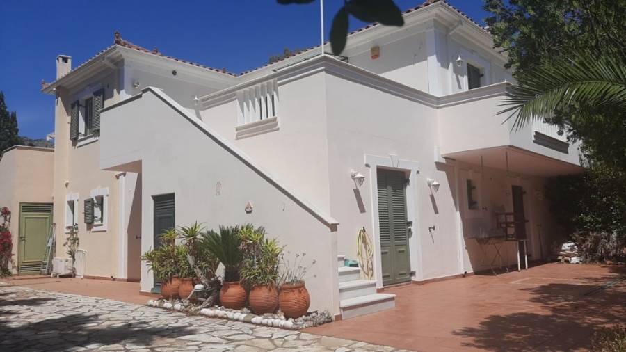 (For Sale) Residential Detached house || Fokida/Galaxidi - 110 Sq.m, 4 Bedrooms, 190.000€ 