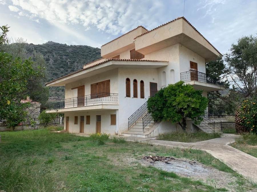 (For Sale) Residential Detached house || Fokida/Galaxidi - 190 Sq.m, 3 Bedrooms, 170.000€ 