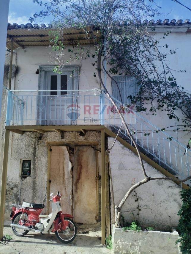 (Προς Πώληση) Κατοικία Μονοκατοικία || Ν. Φωκίδας/Γαλαξίδι - 100 τ.μ, 3 Υ/Δ, 70.000€ 