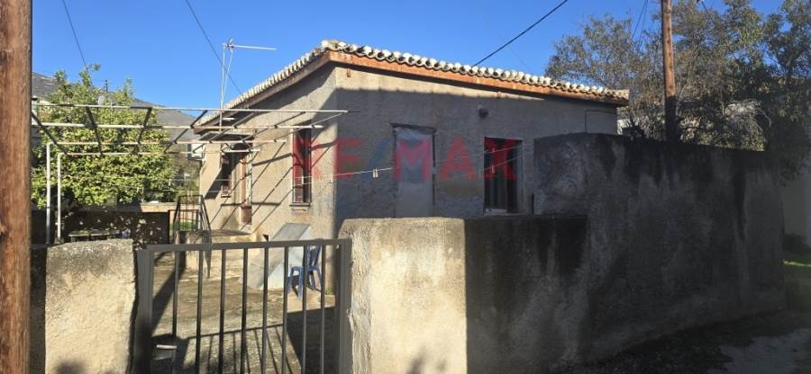 (Προς Πώληση) Κατοικία Μονοκατοικία || Ν. Φωκίδας/Γαλαξίδι - 70 τ.μ, 2 Υ/Δ, 120.000€ 