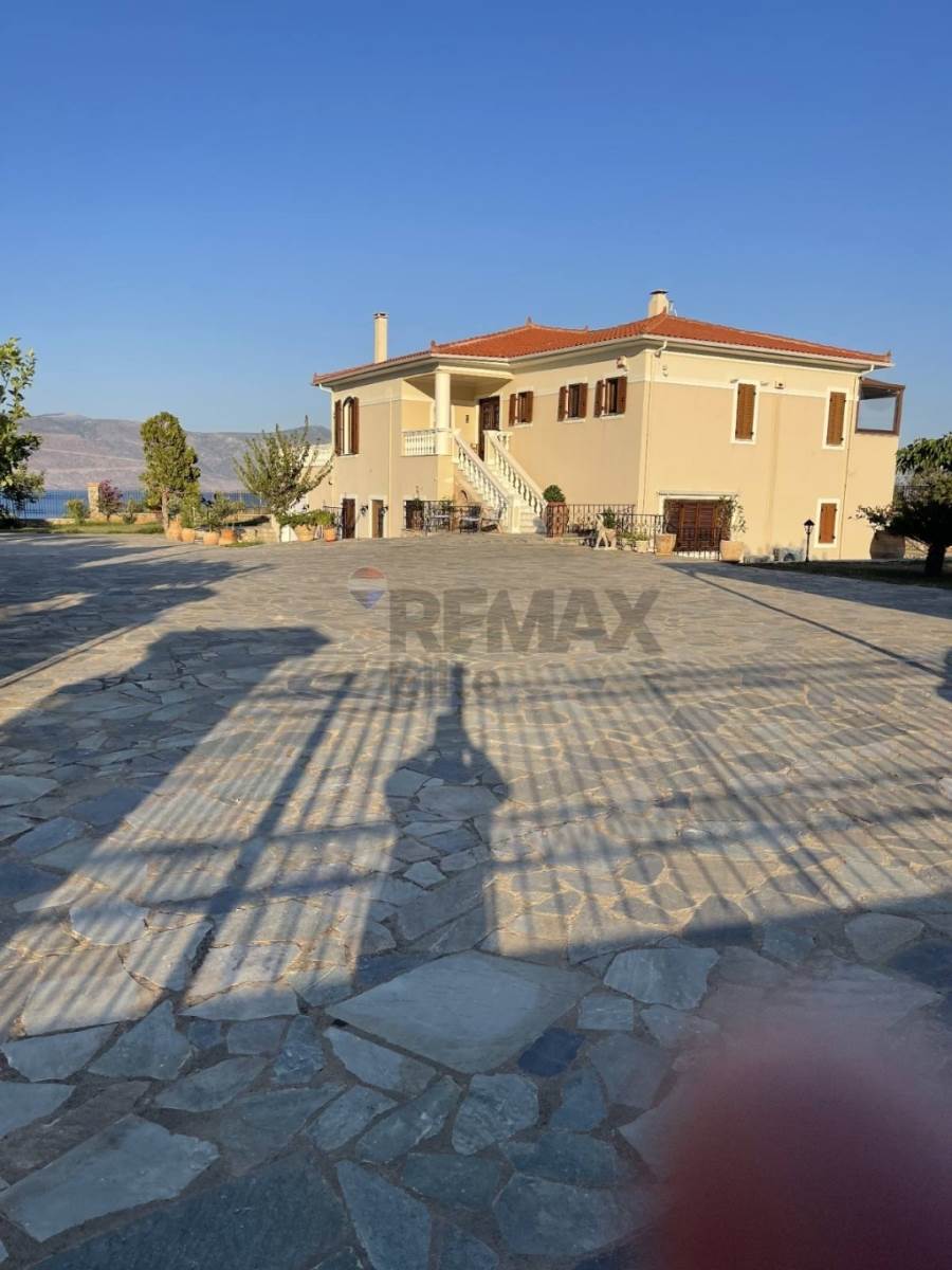 (Προς Πώληση) Κατοικία Μονοκατοικία || Ν. Φωκίδας/Γαλαξίδι - 340 τ.μ, 5 Υ/Δ, 995.000€ 